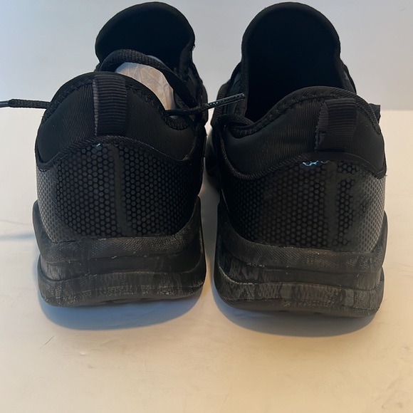 NEW Fabletics Cambria Performance Black Sneakers - Picture 7 of 8